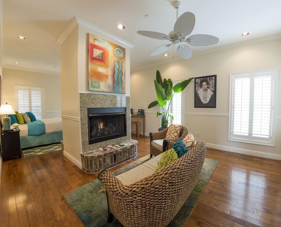 The Almanett Hotel & Bistro Gulfport Room photo