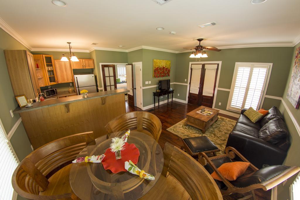The Almanett Hotel & Bistro Gulfport Room photo